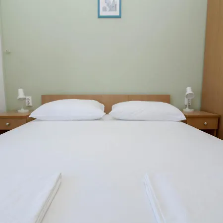 Raos Апартаменти Макарська